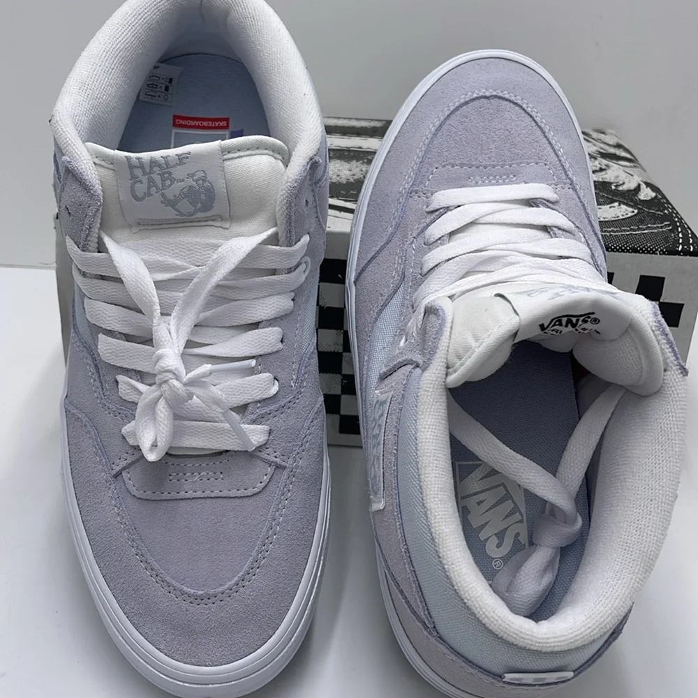 Vans WMNS Skate Half Cab
Light Blue/White
VN0A5KYABGX Sneakers - Picture 12 of 16